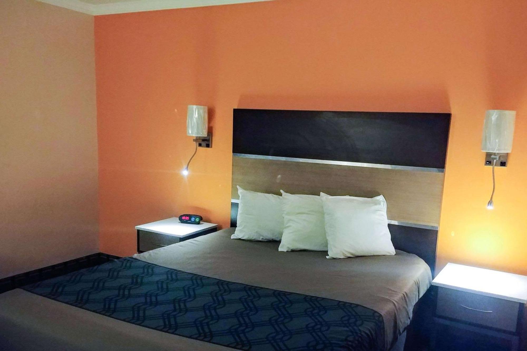 Econo Lodge Milldale - Саутингтън Екстериор снимка