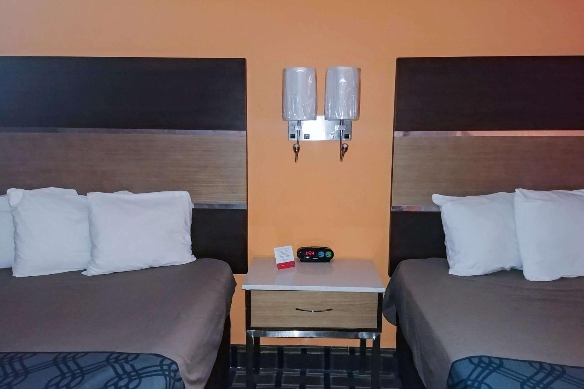 Econo Lodge Milldale - Саутингтън Екстериор снимка
