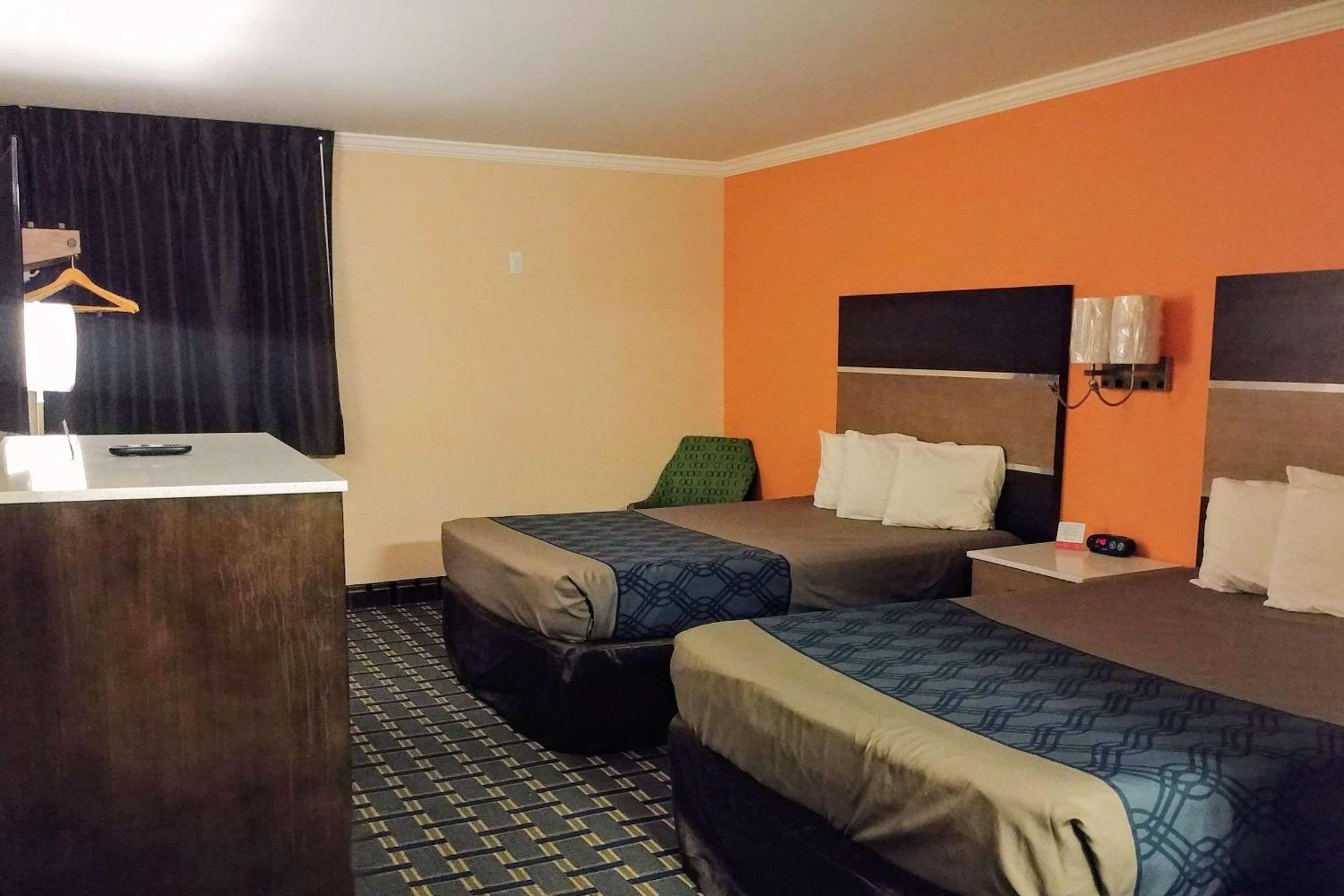 Econo Lodge Milldale - Саутингтън Екстериор снимка